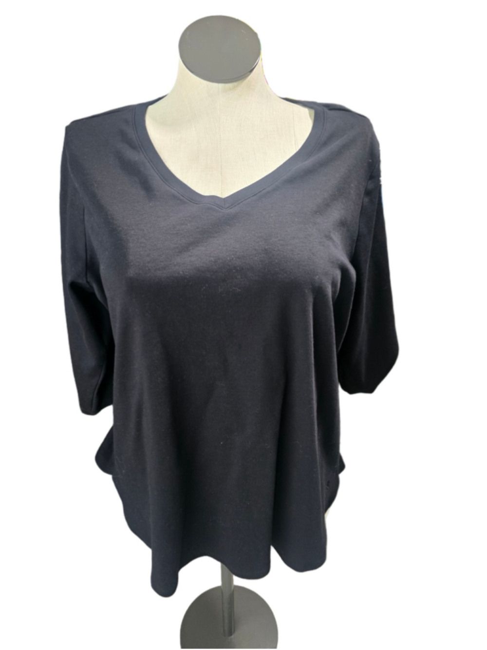 Women's Isaac Mizrahi Live Black V-Neck Tee, Size 2X